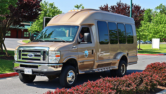 The Guest Shuttle at Ƶ